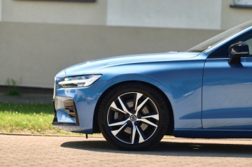 Volvo V60 II  2021 __R-DESIGN__ MEGA KOLOR, zdjęcie 15