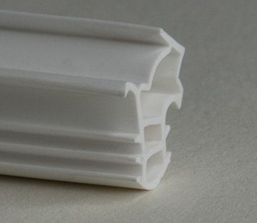 USZCZELKA DO OŚCIEŻNICY METALOWEJ WIELU MODELI DRZWI BIAŁA WYSOKA 6 mb