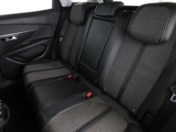 Peugeot 3008 II Crossover 1.2 PureTech 130KM 2017 Peugeot 3008 Navi Klimatyzacja Czujniki parkowania, zdjęcie 16