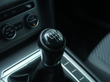 Volkswagen Passat B8 Variant 1.6 TDI BlueMotion SCR 120KM 2016 VW Passat 1.6 TDI, Salon Polska, Klima, zdjęcie 15