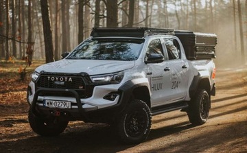 Toyota Hilux VIII Podwójna kabina Facelifting 2024 2.8 D-4D 204KM 2025 Toyota Hilux Zawieszenie Old Man Emu Wyciagarka Warn Oswietlenie Lazer N, zdjęcie 1