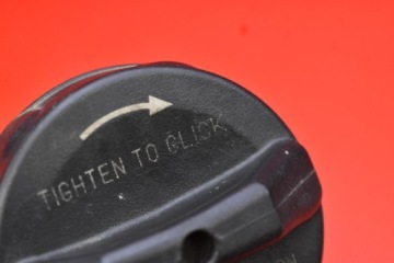 КРЫШКА ТОПЛИВНОГО ЗАЛИВА CHRYSLER TOWN AND COUNTRY GRAND VOYAGER 5V 07-16