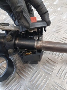 ПРАВЫЙ РУЛЬ + БАК + ПРАВЫЙ ПЕРЕКЛЮЧАТЕЛЬ HONDA CBR 900RR SC33