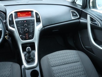 Opel Astra J Hatchback 5d Facelifting 1.6 Twinport ECOTEC 115KM 2013 Opel Astra 1.6 16V, Salon Polska, 1. Właściciel, zdjęcie 7