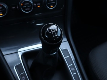 Volkswagen Golf VII Variant Facelifting 1.6 TDI-CR DPF BMT 115KM 2018 VW Golf 1.6 TDI, Salon Polska, Navi, Klima, zdjęcie 18