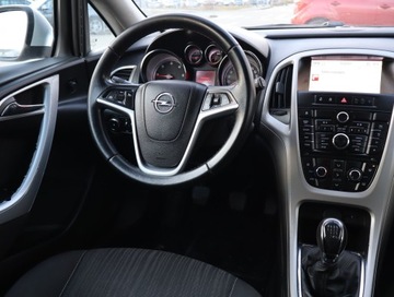 Opel Astra J Hatchback 5d 1.7 CDTI ECOTEC 110KM 2012 Opel Astra 1.7 CDTI, Salon Polska, Serwis ASO, zdjęcie 6