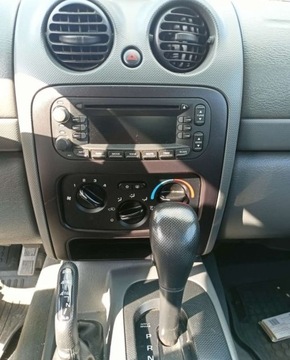 Jeep Cherokee III 2005 Jeep Cherokee Jeep Cherokee 3.7 Automatik Limited 3.7 Benzyna 204KM, zdjęcie 4