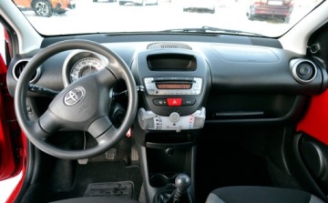 Toyota Aygo I Hatchback 5d Facelifting 1.0 VVT-i 68KM 2012 Toyota Aygo 5 Drzwi KLIMA Zadbany Benzyna 68KM, zdjęcie 13