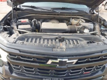 Chevrolet Silverado II 2023 Chevrolet Silverado Short Bed Lt Trail Boss 2023 5.3 Benzyna 355KM, zdjęcie 9