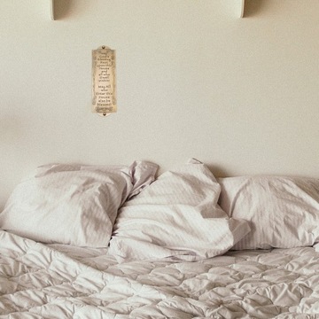 МЕЗУЗА УКРАШАЕТ ИУДАИКСКИЙ ДЕКОР СТОЛБ ВОРОТ УКРАШЕНИЯ