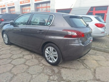 Peugeot 308 II Hatchback 5d 1.2 PureTech 130KM 2016 Peugeot 308 stan idealny, zdjęcie 2