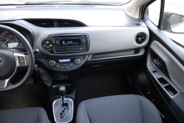 Toyota Yaris III Hatchback 5d Facelifting 2017 1.5 Hybrid 100KM 2020 Toyota Yaris 1.5 Hybrid, Salon Polska, zdjęcie 7