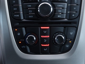 Opel Astra J Hatchback 5d 1.4 Twinport ECOTEC 100KM 2011 Opel Astra 1.4 16V, Klima, Parktronic,ALU, zdjęcie 12