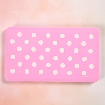 Контейнер для маски. Коробка для хранения маски. Хирургическая маска.