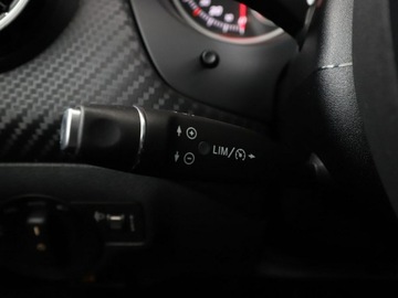 Mercedes GLA I Off-Roader Facelifting 1.6 180 122KM 2019 Mercedes GLA 180 navi klima grzane fotele czujniki, zdjęcie 29