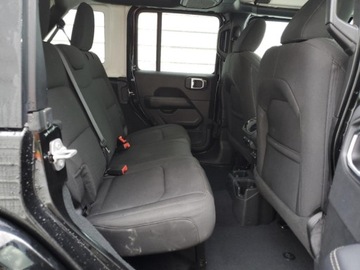 Jeep 2022 Jeep Wrangler UNLIMITED SAHARA, male uszkodzenia 2.0 Benzyna 285KM, zdjęcie 9