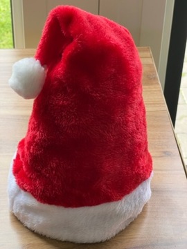 ТОЛСТАЯ ПЛЮШЕВАЯ ШАПКА САНТЫ