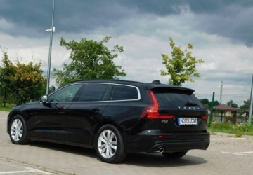Volvo V60 II  2021 Volvo V60 z Gwarancja Bezwypadkowy Model 2022r 2.0 Benzyna 197KM, zdjęcie 2