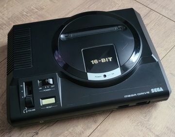 Комплект Sega Mega Drive PAL-G 2x в отличном состоянии СКИДКА!