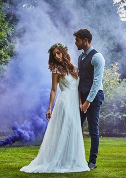 Свеча-фонтан Flare Дымчато-желтый для свадебной сессии