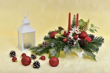 STROIK ŚWIĄTECZNY DEKORACJA SZTUCZNE KWIATY OZDOBY BOMBKI CHOINKA RENIFER