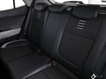 Kia Stonic I Crossover 1.6 CRDi 110KM 2018 Kia Stonic klima auto navi kamera i czujniki, zdjęcie 16