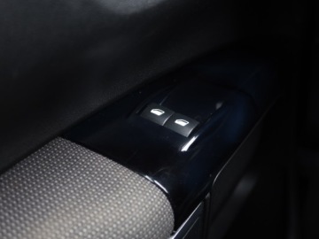 Citroen C4 Cactus Crossover 1.2 PureTech 82KM 2016 Citroen C4 Cactus 1.2 PureTech, Salon Polska, zdjęcie 16