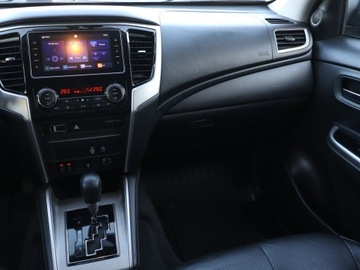 Mitsubishi L200 VI 2.2 Diesel 150KM 2021 Mitsubishi L200 2.2 DI-D, Salon Polska, zdjęcie 6