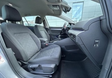 Volkswagen Golf VIII Variant 1.5 TSI 130KM 2021 Volkswagen Golf Variant Variant Life, ACC, Ladowarka indukcyjna, Ambiente,, zdjęcie 16