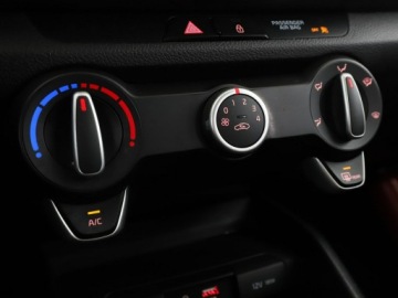 Kia Rio IV Hatchback 5d 1.2 DOHC 84KM 2019 Kia Rio klima niski przebieg, zdjęcie 23