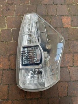 Toyota Prius Plus + 2011 2012 Lampa prawa tyl