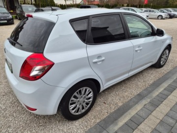 Kia Ceed I Hatchback 5d Facelifting 1.6 CRDi VGT 115KM 2011 Kia Ceed 2011 Sliczna 1.6 CRDI z Niemiec Zarejestrowana Gwarancja 1.6, zdjęcie 9