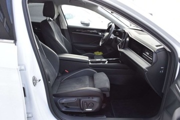 Volkswagen Passat B8 Variant Facelifting 2.0 TDI SCR 150KM 2025 Volkswagen Passat 2.0TDI DSG Elegance HAK IQ.Drive 17 Masaz Biala Perla VA, zdjęcie 29