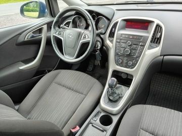 Opel Astra J Hatchback 5d 1.6 Twinport ECOTEC 115KM 2010 Opel Astra Książka serwisowa., zdjęcie 8