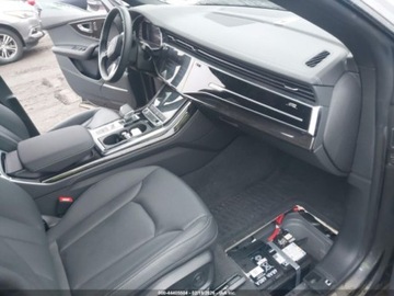 Audi Q8 2024 Audi Q8 Premium Plus 55 Tfsi Quattro 2024 3.0 Benzyna 335KM, zdjęcie 9