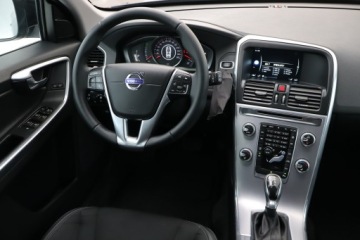 Volvo XC60 I SUV Facelifting 2.0 D3 DRIVE-E 150KM 2016 Volvo XC60 D3, Salon Polska, Serwis ASO, Automat, zdjęcie 6