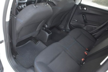 Peugeot 208 I Hatchback 5d Facelifting 1.2 PureTech 82KM 2018 Peugeot 208 1.2 Benzyna Style gwarancja przebiegu, zdjęcie 27