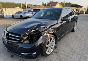 Mercedes Klasa C W204 Limuzyna Facelifting 350 CGI BlueEFFICIENCY 306KM 2014 Mercedes-Benz Klasa C 2014 MERCEDES-BENZ C 300 4x4 - na placu w POLSCE po, zdjęcie 4
