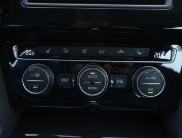 Volkswagen Passat B8 Limousine 1.8 TSI BlueMotion Technology 180KM 2017 VW Passat 1.8 TSI, Salon Polska, Serwis ASO, zdjęcie 17