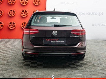 Volkswagen Passat B8 Variant 2.0 TDI BlueMotion SCR 190KM 2017 Od ręki - VOLKSWAGEN Passat 2.0 TDI Highline Combi 190KM 2017, zdjęcie 4