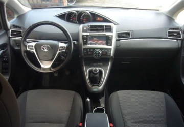 Toyota Verso Minivan Facelifting 1.6 D-4D 112KM 2014 Toyota Verso Toyota Verso VERSO 1.6 Diesel 111KM, zdjęcie 14