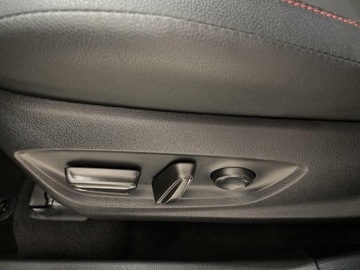 Toyota C-HR II SUV Plug-In 2.0  223KM 2024 Toyota C-HR 2.0 PHEV GR Sport Toyota C-HR 2.0 GR S, zdjęcie 20