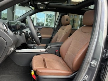 Mercedes GLB SUV AMG 35 2.0 306KM 2025 Mercedes-Benz GLB GLB35 AMG Premium Plus - Hak - Burmester 2.0 Benzyna, zdjęcie 12