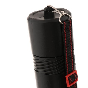 Пластиковая трубка для хранения фотографий.