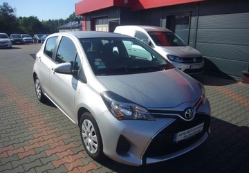 Toyota Yaris III Hatchback 5d Facelifting 1.33 Dual VVT-i 99KM 2015 Toyota Yaris Toyota Yaris III Salon PL 1.3 Benzyna 99KM, zdjęcie 2