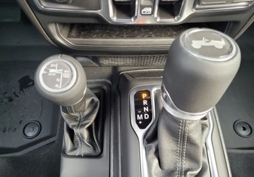 Jeep Wrangler IV 80th Anniversary 2d  Seria 6 2.0 GME Turbo 272KM 2025 Jeep Wrangler ICE my25 SAHARA GME 2.0 Turbo 272 KM ATX 4WD 2.0 Benzyna, zdjęcie 23