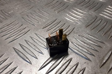 RELÉ MITSUBISHI OUTLANDER III (GG_W GF_W ZJ) 8627A030 2.0L 2019