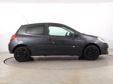 Renault Clio III Hatchback 5d 1.2 i 16V 75KM 2005 Renault Clio 1.2 16V , Klima, zdjęcie 5