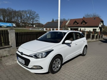 Hyundai i20 I Hatchback 5d Facelifting 1.2 DOHC 85KM 2015 Hyundai i20 1,3 benzyna 85 ps ładny ,świeżo