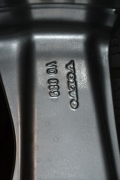 4X RÁFKY KOLA ORIGINÁLNÍ VOLVO XC60 235 55 R18 R-DESIGN PNEUMATIKY 100% GOODYEAR